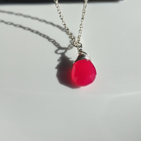 Chalcedony Necklace / gemstone pendant in Silver - Picture 2 of 6